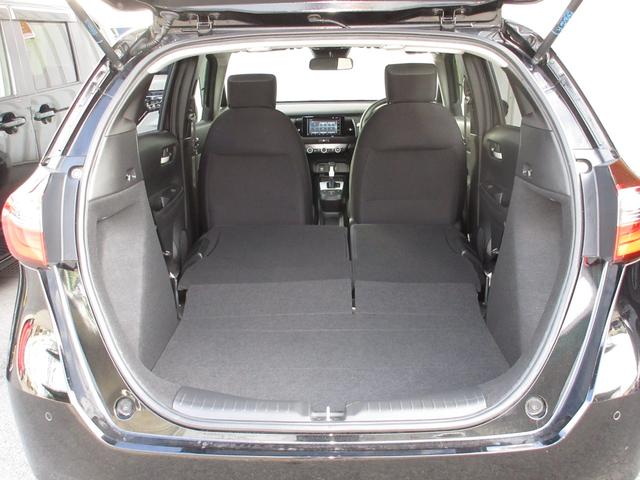 フィット ベーシック ワンオーナー 禁煙車 ホンダセンシング 純正ナビ/リアカメラ ETC USB パーキングセンサー サイドカーテンエアバッグ ブレーキホールド機能/電子パーキング ハロゲンライト アイドリングストップ(17枚目)