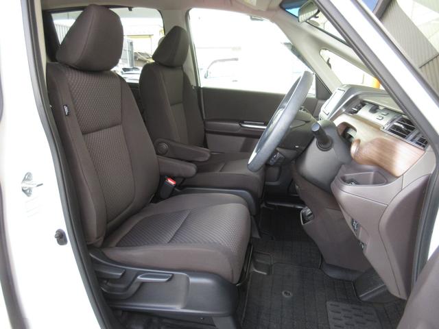 フリード+ G・ホンダセンシング 純正メモリーナビBluetoothETCRカメラワンオーナー 福祉車両 プリクラッシュ Bモニター 両側オートスライドドア 禁煙 パワーウインド サイドカーテンエアバック スマートキー 両席エアバック(14枚目)