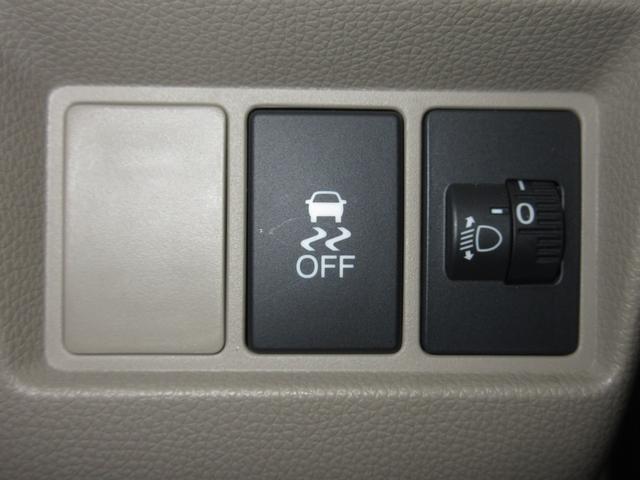 ＶＳＡ（車両挙動安定化制御システム）とは、従来の車輪のロックを防ぐＡＢＳ、車輪の空転を抑制するＴＣＳに加え、クルマの横滑り、曲がるを制御し、走る・曲がる・止まるの全領域で安定性を確保するシステムです。