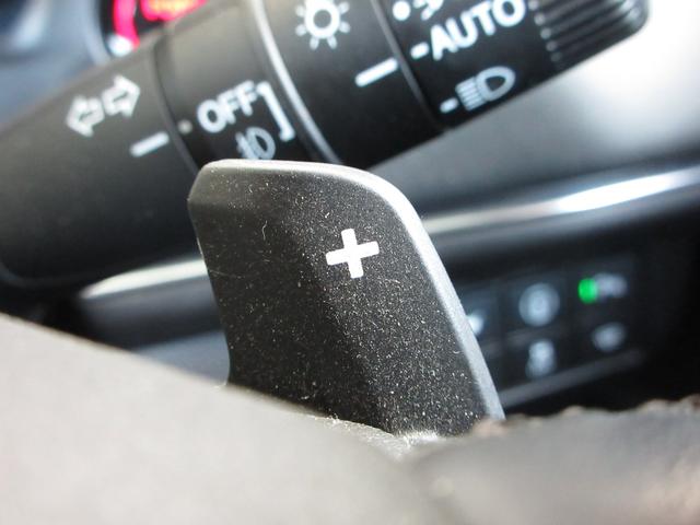 ヴェゼル ｅ：ＨＥＶ　Ｚ　・ワンオーナー　・ホンダコネクトディスプレー　・リアカメラ　・Ｂｌｕｅｔｏｏｔｈ　・ＥＴＣ　・スマートキー　・ドアバイザー　・純正１８インチアルミ　・ＬＥＤヘッドライト　・４ＷＤ　・２年保証（13枚目）