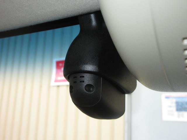 N-BOX L・ターボ ホンダセンシング純正8インチメモリーナビBluetoothドラレコETCRカメラワンオーナー シ-トヒ-タ- Aライト AAC 衝突軽減ブレーキ 禁煙 Bカメラ LED ワンオーナー車 整備記録簿(4枚目)