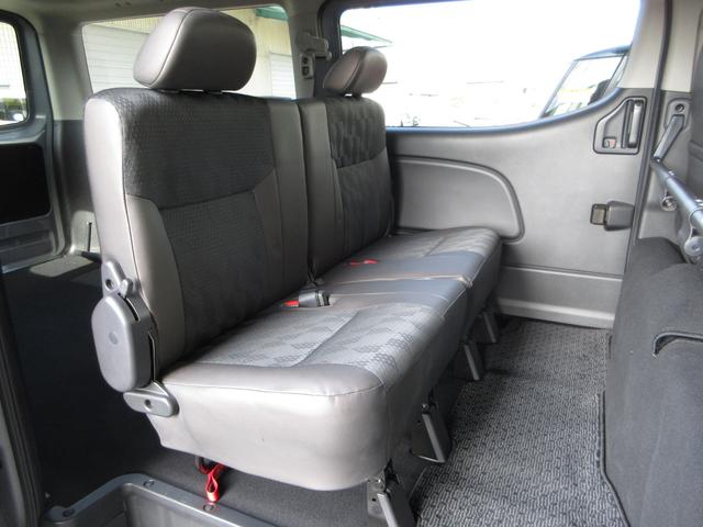 キャラバン ロンググランドプレミアムＧＸ　／ワンオーナー／禁煙車／純正メモリーナビ／ＣＤ／ＤＶＤ／ＢＴＡ／ＵＳＢ／ＡＵＸ／ミュージックサーバー／ＥＴＣ／Ｒカメラ／全周囲カメラ／Ｐセンサー／キーレス／サイドエアバッグ／片側電動スライドドア／（15枚目）