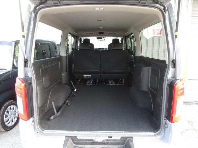 キャラバン ロンググランドプレミアムＧＸ　／ワンオーナー／禁煙車／純正メモリーナビ／ＣＤ／ＤＶＤ／ＢＴＡ／ＵＳＢ／ＡＵＸ／ミュージックサーバー／ＥＴＣ／Ｒカメラ／全周囲カメラ／Ｐセンサー／キーレス／サイドエアバッグ／片側電動スライドドア／（16枚目）