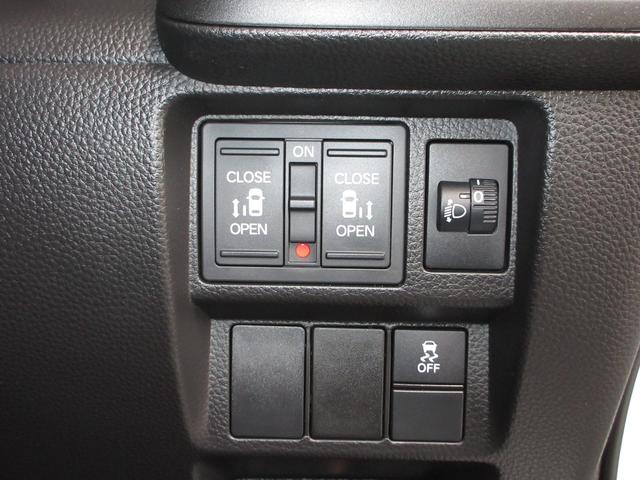 ステップワゴン エアー　純正１１．４インチコネクトナビＢｌｕｅｔｏｏｔｈＥＴＣＲカメラワンオーナー　盗難防止システム　１オナ　ＴＵＲＢＯ　踏み間違い防止　リアカメラ　サイドエアバッグ　オートクルーズコントロール　横滑り防止（12枚目）