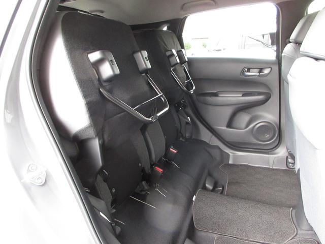 フィット ｅ：ＨＥＶＲＳ　禁煙車ホンダセンシング純正９インチメモリーナビＢｌｕｅｔｏｏｔｈドラレコＥＴＣＲカメラワンオーナー　エアバッグ　ナビ＆ＴＶ　パワーウィンドウ　助手席エアバッグ　Ｄレコ　フルセグテレビ　ＥＴＣ装備（19枚目）