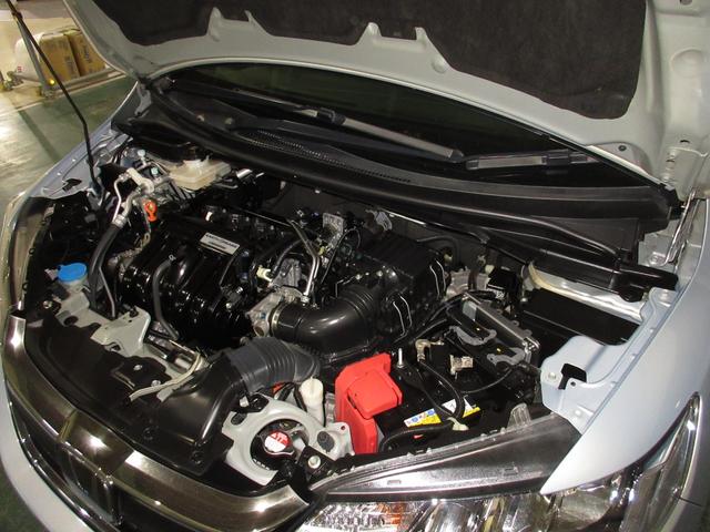 フィットハイブリッド Ｆコンフォートエディション　ホンダセンシング純正メモリーナビＢｌｕｅｔｏｏｔｈＥＴＣＲカメラワンオーナー　衝突軽減ブレーキ　シートヒータ　セキュリティアラーム　ＵＳＢ接続　スマキー　クルーズコントロール　ＥＴＣ車載器　リヤカメラ（6枚目）
