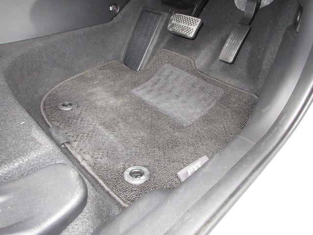フィット ホーム 当社元試乗車 禁煙車 純正9インチメモリーナビ フルセグテレビ Bluetooth ミュージックサーバー USB バックカメラ ETC LEDヘッドライト サイドカーテンエアバック 障害物センサー(17枚目)