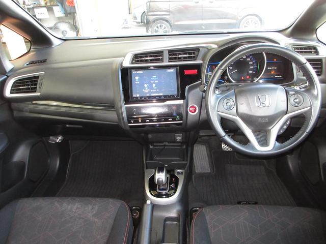 フィットハイブリッド Ｓパッケージ　・ワンオーナー　・平成２６年７月登録　・１年保証　・走行８万２千キロ　・車検…令和９年７月　・純正８インチナビ　・リアカメラ　・ＬＥＤヘッドライト　・Ｂｌｕｅｔｏｏｔｈ　ＡＵＤＩＯ　・ドアバイザー（2枚目）