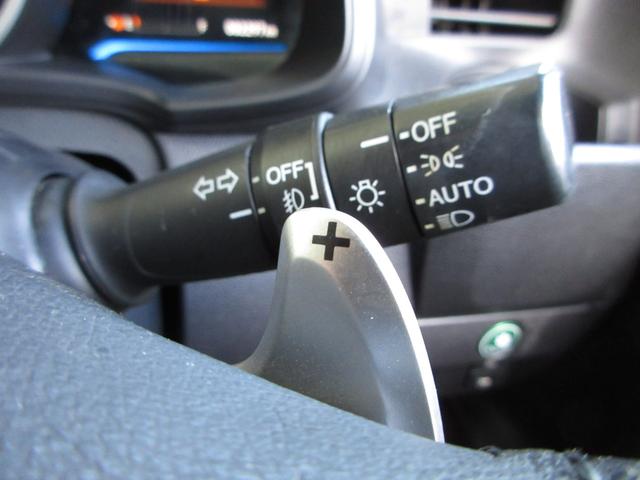 フィットハイブリッド Ｓパッケージ　・ワンオーナー　・平成２６年７月登録　・１年保証　・走行８万２千キロ　・車検…令和９年７月　・純正８インチナビ　・リアカメラ　・ＬＥＤヘッドライト　・Ｂｌｕｅｔｏｏｔｈ　ＡＵＤＩＯ　・ドアバイザー（12枚目）