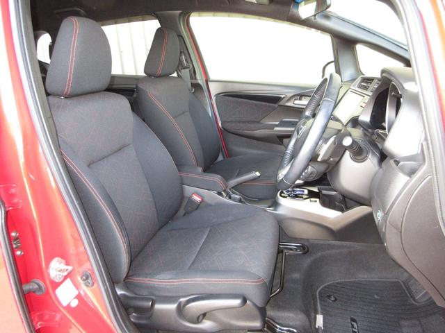 フィットハイブリッド Ｓパッケージ　・ワンオーナー　・平成２６年７月登録　・１年保証　・走行８万２千キロ　・車検…令和９年７月　・純正８インチナビ　・リアカメラ　・ＬＥＤヘッドライト　・Ｂｌｕｅｔｏｏｔｈ　ＡＵＤＩＯ　・ドアバイザー（16枚目）