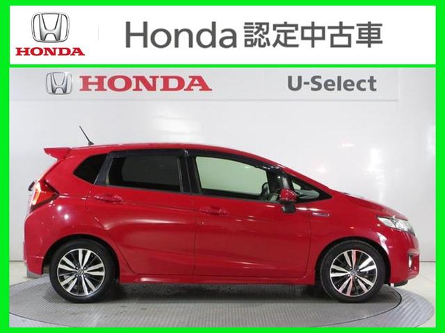 フィットハイブリッド Ｓパッケージ　・ワンオーナー　・平成２６年７月登録　・１年保証　・走行８万２千キロ　・車検…令和９年７月　・純正８インチナビ　・リアカメラ　・ＬＥＤヘッドライト　・Ｂｌｕｅｔｏｏｔｈ　ＡＵＤＩＯ　・ドアバイザー（20枚目）