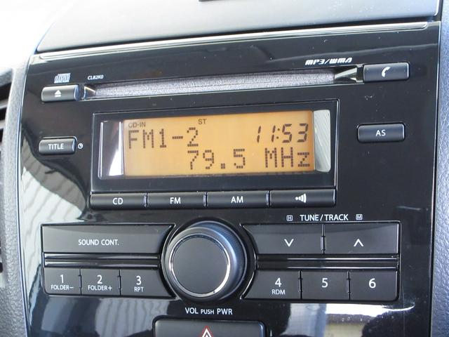 純正ＣＤコンポはＣＤプレーヤー・ＡＭ／ＦＭチューナー付です。お好みの音楽を聞きながらのドライブは楽しさ倍増ですね！
