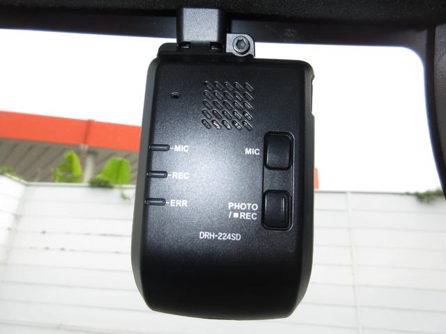 Ｎ－ＢＯＸカスタム ベースグレード　ホンダセンシング純正９インチメモリーナビＢｌｕｅｔｏｏｔｈドラレコＲカメラＥＴＣワンオーナー　Ｗ電動ドア　ＵＳＢ接続　ＣＭＢＳ　Ｄレコ　禁煙　１オーナー　ベンチシート　オートエアコン　スマートキ（4枚目）