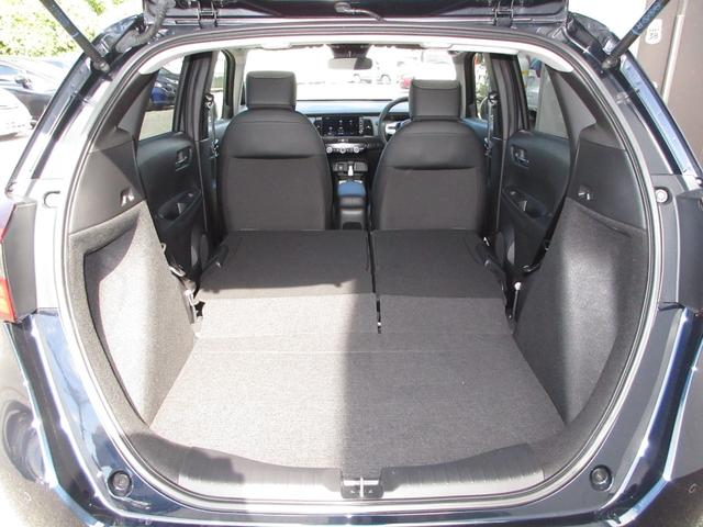 フィット ホーム　禁煙車ホンダセンシング純正９インチメモリーナビＢｌｕｅｔｏｏｔｈＥＴＣＲカメラワンオーナー　衝突軽減　リアカメラ　ソナー　ＵＳＢ接続　ＡＡＣ　横滑り防止機能　サイドエアバック　ワンオーナー車　スマキー（17枚目）