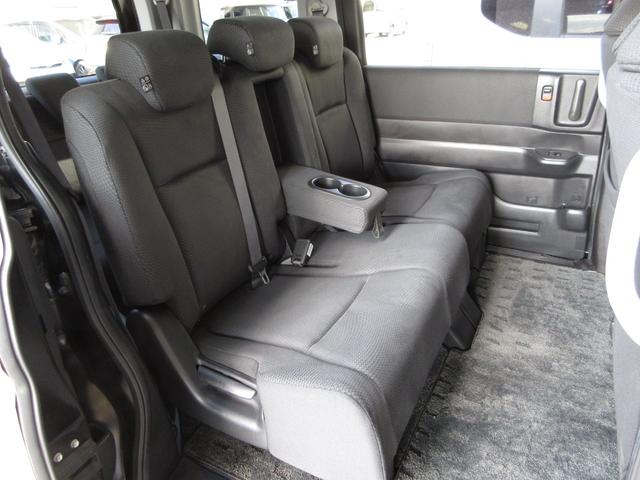 ステップワゴンスパーダ S 純正メモリーナビRカメラワンオーナー Wエアバック 1オナ パワステ パワーウインドウ 横滑り防止機能 キーレス Bカメラ 両側スライド エアバック ナビ&TV 3列シート エアコン ダブルエアコン(14枚目)