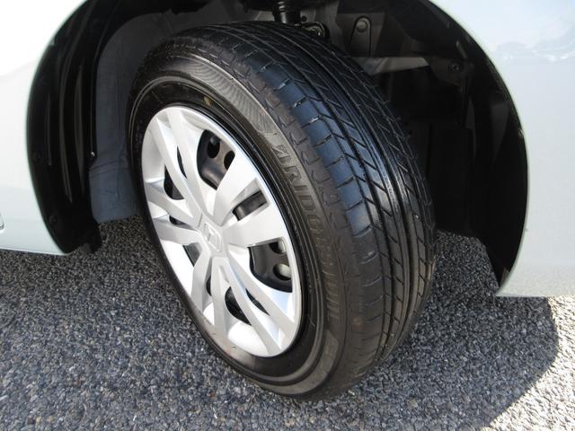 フィット ホーム　禁煙車ホンダセンシング純正メモリーナビＢｌｕｅｔｏｏｔｈＥＴＣＲカメラワンオーナー　衝突軽減　リアカメラ　ソナー　ＵＳＢ接続　ＡＡＣ　横滑り防止機能　サイドエアバック　ワンオーナー車　オートライト（26枚目）