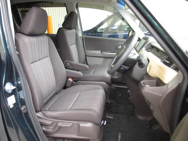 フリード G・ホンダセンシング ワンオーナー 禁煙車 当社点検パック実施済車 純正9インチナビ フルセグTV Bluetooth ミュージックサーバー 両側電動スライドドア LEDヘッドライト オートライト ETC バックカメラ(18枚目)