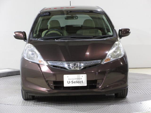 フィットハイブリッド ハイブリッド・１０ｔｈアニバーサリー　禁煙車　ワンオーナー　メモリーナビ　ワンセグ　リアカメラ　ＥＴＣ　スマートキー　ドアバイザー　オートエアコン　クルーズコントロール　Ｗエアバッグ　ＡＢＳ　ナビＴＶ　ＤＶＤ再生　イモビライザー（6枚目）