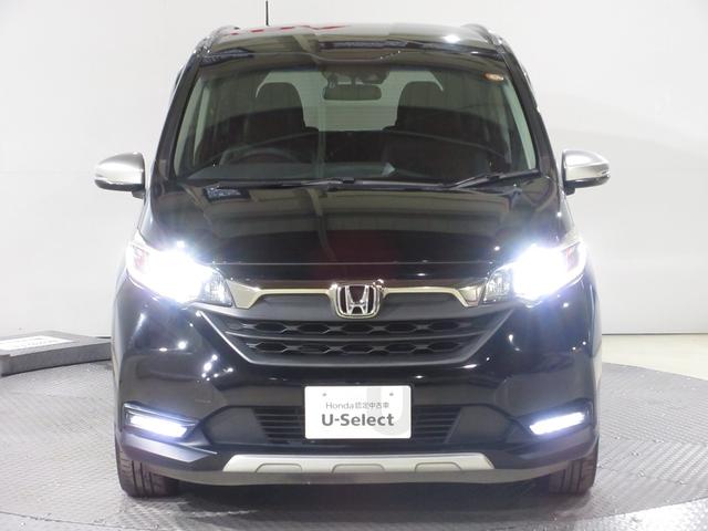 フリードハイブリッド ハイブリッド・クロスターホンダセンシング　純正メモリーナビＢｌｕｅｔｏｏｔｈＥＴＣＲカメラワンオーナー　バックモニター　１オーナー　記録簿　ＬＥＤ　ＥＴＣ車載器　クルコン　フルセグＴＶ　４ＷＤ　キーフリー　ＵＳＢ　オートエアコン　３列シート（6枚目）