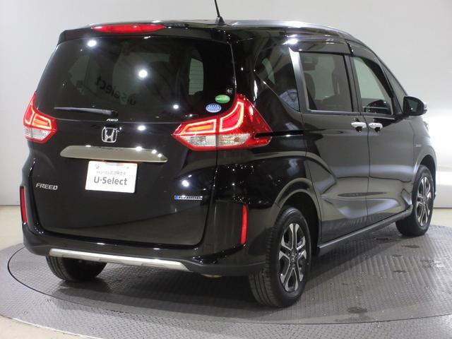 フリードハイブリッド ハイブリッド・クロスターホンダセンシング　純正メモリーナビＢｌｕｅｔｏｏｔｈＥＴＣＲカメラワンオーナー　バックモニター　１オーナー　記録簿　ＬＥＤ　ＥＴＣ車載器　クルコン　フルセグＴＶ　４ＷＤ　キーフリー　ＵＳＢ　オートエアコン　３列シート（8枚目）