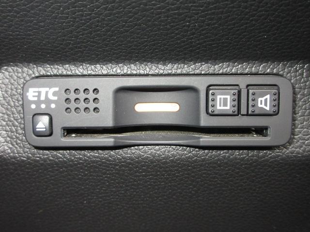 フリードハイブリッド ハイブリッド・クロスターホンダセンシング　純正メモリーナビＢｌｕｅｔｏｏｔｈＥＴＣＲカメラワンオーナー　バックモニター　１オーナー　記録簿　ＬＥＤ　ＥＴＣ車載器　クルコン　フルセグＴＶ　４ＷＤ　キーフリー　ＵＳＢ　オートエアコン　３列シート（12枚目）