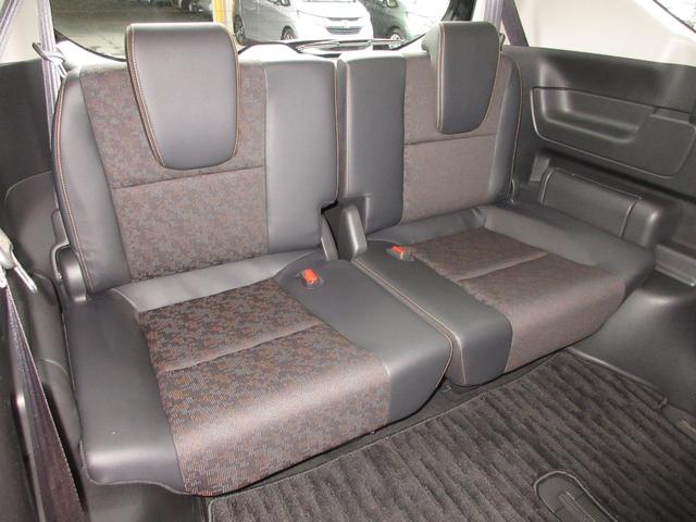 フリードハイブリッド ハイブリッド・クロスターホンダセンシング　純正メモリーナビＢｌｕｅｔｏｏｔｈＥＴＣＲカメラワンオーナー　バックモニター　１オーナー　記録簿　ＬＥＤ　ＥＴＣ車載器　クルコン　フルセグＴＶ　４ＷＤ　キーフリー　ＵＳＢ　オートエアコン　３列シート（17枚目）