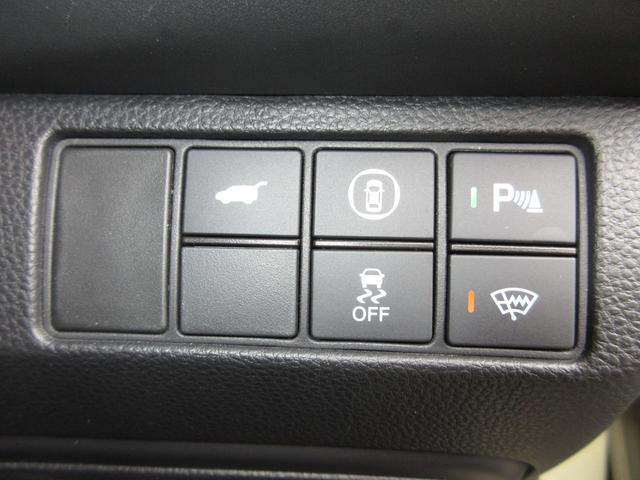 ヴェゼル ｅ：ＨＥＶＺ　ホンダセンシング純正メモリーナビＢｌｕｅｔｏｏｔｈドラレコＥＴＣＲカメラワンオーナー　衝突回避支援ブレーキ機能　１オナ　スマキ　Ｐトランク　フルオートエアコン　Ｄレコ　エアバッグ　両席エアバック（12枚目）