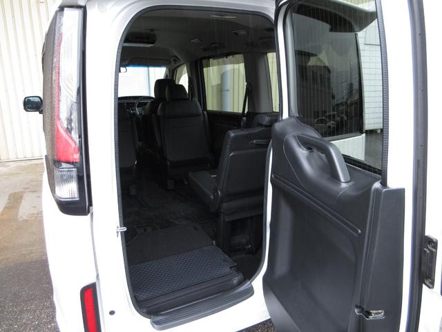 ステップワゴンスパーダ スパーダ・クールスピリットホンダセンシング ワンオーナー 禁煙車 純正9インチナビ/リアカメラ ルーフモニター 純正ドラレコ前後 ETC2.0 両側電動スライドドア シートヒーター パドルシフト 7人乗り サイドカーテンエアバッグ(8枚目)