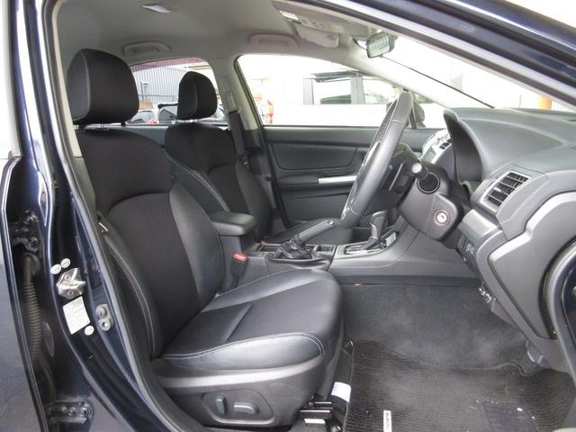 運転席に電動のシートアジャスターが付いております。体型にピッタリ合わせることが出来て快適なポジションでドライブする事が出来ます。ロングドライブも楽ですよぉ〜!