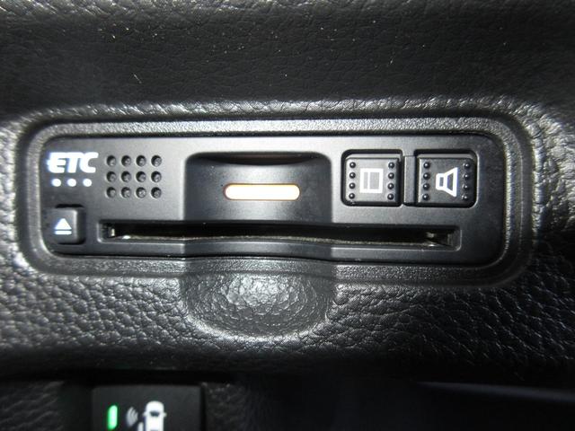 Ｎ－ＢＯＸカスタム Ｇ・ＥＸターボホンダセンシング　純正８インチメモリーナビＢｌｕｅｔｏｏｔｈＥＴＣＲカメラワンオーナー　１オーナ　禁煙　クルコン　ナビＴＶ　サイドエアバッグ　タ－ボ　整備記録簿　ＬＥＤヘットライト　Ｆセグ　横滑り防止　ＤＶＤ再生可（13枚目）