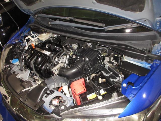 フィットハイブリッド Ｓホンダセンシング　純正メモリーナビＢｌｕｅｔｏｏｔｈＥＴＣＲカメラ　スマ－トキ－　ナビＴＶ　禁煙　アクティブクルーズコントロール　パワーウインドウ　サイドエアバック　ＤＶＤ再生　パワーステアリング　整備記録簿　ＡＢＳ（4枚目）