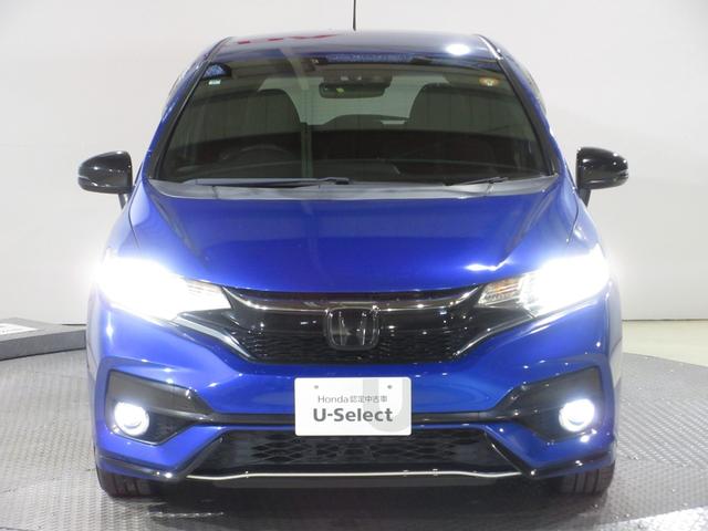 フィットハイブリッド Ｓホンダセンシング　純正メモリーナビＢｌｕｅｔｏｏｔｈＥＴＣＲカメラ　スマ－トキ－　ナビＴＶ　禁煙　アクティブクルーズコントロール　パワーウインドウ　サイドエアバック　ＤＶＤ再生　パワーステアリング　整備記録簿　ＡＢＳ（10枚目）