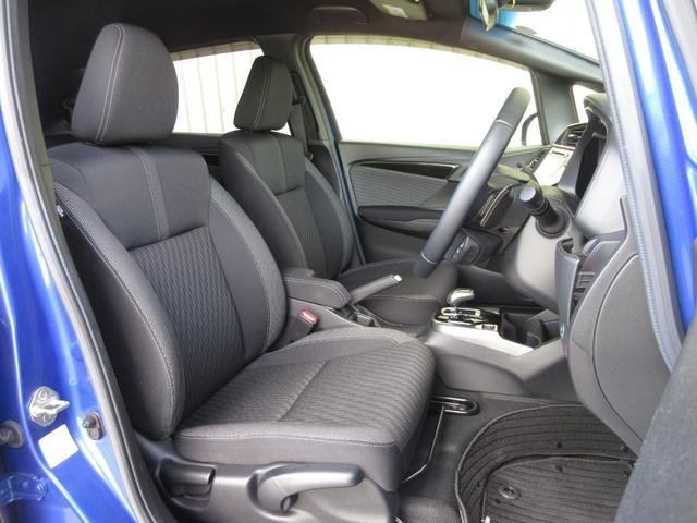 フィットハイブリッド Ｓホンダセンシング　純正メモリーナビＢｌｕｅｔｏｏｔｈＥＴＣＲカメラ　スマ－トキ－　ナビＴＶ　禁煙　アクティブクルーズコントロール　パワーウインドウ　サイドエアバック　ＤＶＤ再生　パワーステアリング　整備記録簿　ＡＢＳ（23枚目）