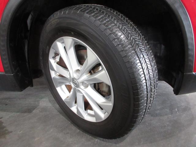 エクストレイル ２０Ｘエマージェンシーブレーキパッケージ　禁煙車　ワンオーナー　４ＷＤ　ナビ　ミュージックサーバー　Ｂｌｕｅｔｏｏｔｈ　フルセグ　ＥＴＣ　シートヒーター　スマートキー　ＬＥＤヘッドライト　純正１７インチアルミホイール　スマキ－　電動ミラー（24枚目）