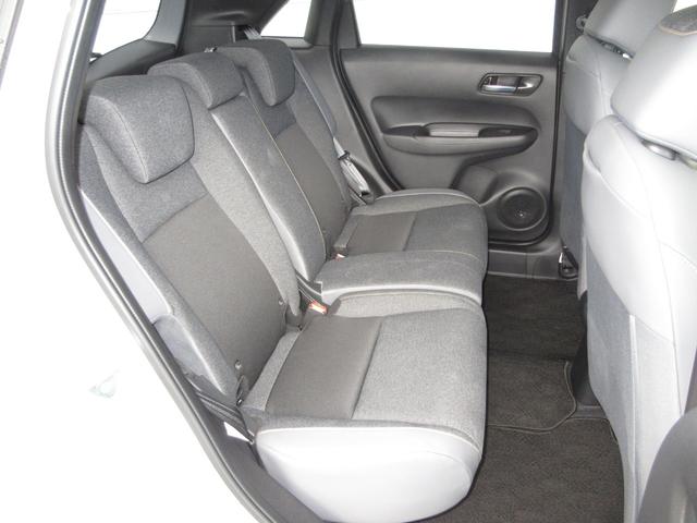 フィット e:HEVRS 禁煙車ホンダセンシングホンダコネクトディスプレイBluetoothドラレコETCRカメラワンオーナー エアバッグ ナビ&TV パワーウィンドウ 助手席エアバッグ Dレコ フルセグテレビ ETC装備(18枚目)