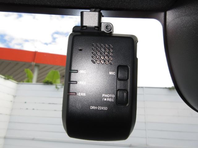 N-BOXカスタム ベースグレード 禁煙車ホンダセンシング純正9インチメモリーナビBluetoothドラレコETCRカメラワンオーナー W電動ドア USB接続 CMBS Dレコ 1オーナー ベンチシート オートエアコン スマートキ(4枚目)