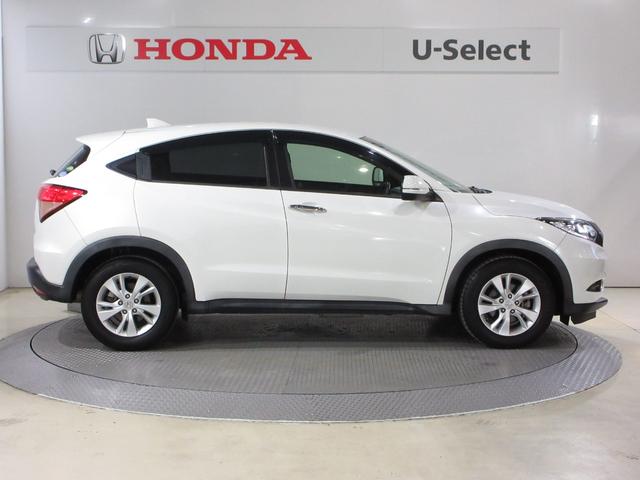 ヴェゼル Ｘ　純正メモリーナビＢｌｕｅｔｏｏｔｈＥＴＣＲカメラワンオーナー　追突軽減ブレーキ　地ＴＶ　リアカメラ　ＤＶＤ再生　スマ－トキ－　ＵＳＢ　記録簿　サイドエアバッグ　ナビ＆ＴＶ　ＥＴＣ車載器　横滑り防止（6枚目）