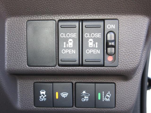 フリード Ｇ・ホンダセンシング　・２列目キャプテンシート（６人乗シート）・ワンオーナー　・禁煙　・令和２年１０月登録　・２万１千キロ　・車検２年付　・ルナシルバーメタリック　・純正ナビ　・リアカメラ　・ＥＴＣ　・両側電動スライドドア（12枚目）