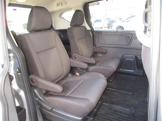 フリード Ｇ・ホンダセンシング　・２列目キャプテンシート（６人乗シート）・ワンオーナー　・禁煙　・令和２年１０月登録　・２万１千キロ　・車検２年付　・ルナシルバーメタリック　・純正ナビ　・リアカメラ　・ＥＴＣ　・両側電動スライドドア（16枚目）