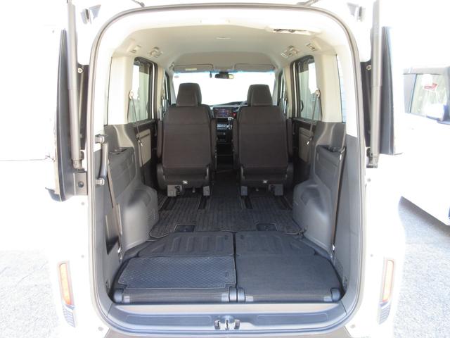 ステップワゴンスパーダ スパーダホンダセンシング　純正９インチメモリーナビＢｌｕｅｔｏｏｔｈＥＴＣＲカメラワンオーナー　盗難防止　助手席エアバッグ　ワンオーナ－　Ｗパワスラ　記録簿有　リアオートエアコン　地デジ　ＬＥＤライト　横滑り防止システム（18枚目）