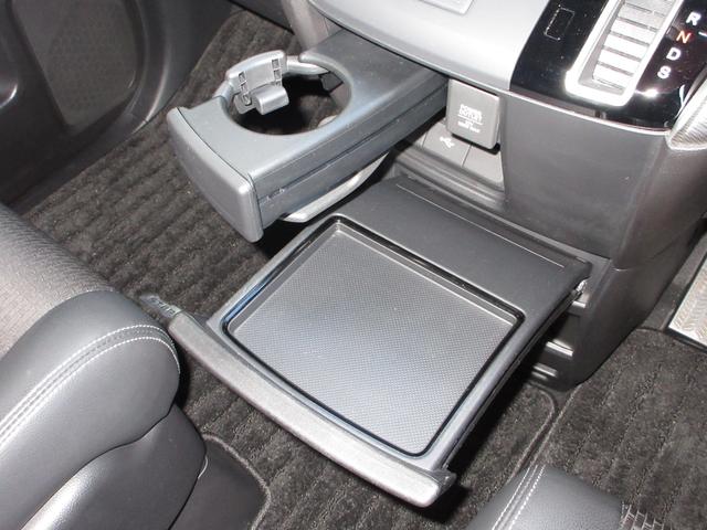 ステップワゴンスパーダ スパーダ・クールスピリットホンダセンシング　純正メモリーナビＢｌｕｅｔｏｏｔｈドラレコＥＴＣＲカメラワンオーナー　サイドエアバック　スマートキ　左右電動スライドドア　バックモニタ　Ｗエアコン　地ＴＶ　ナビ＆ＴＶ　三列シート　ＵＳＢ　ＡＡＣ　禁煙（28枚目）