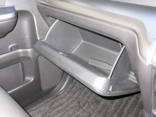 ステップワゴンスパーダ スパーダ・クールスピリットホンダセンシング　純正メモリーナビＢｌｕｅｔｏｏｔｈドラレコＥＴＣＲカメラワンオーナー　サイドエアバック　スマートキ　左右電動スライドドア　バックモニタ　Ｗエアコン　地ＴＶ　ナビ＆ＴＶ　三列シート　ＵＳＢ　ＡＡＣ　禁煙（29枚目）