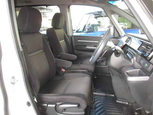 ステップワゴンスパーダ スパーダホンダセンシング 純正9インチメモリーナビBluetoothETCRカメラワンオーナー 盗難防止 助手席エアバッグ ワンオーナ- Wパワスラ 記録簿有 リアオートエアコン 地デジ LEDライト 横滑り防止システム(15枚目)