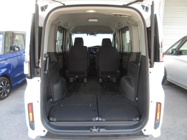 ステップワゴンスパーダ スパーダホンダセンシング 純正9インチメモリーナビBluetoothETCRカメラワンオーナー 盗難防止 助手席エアバッグ ワンオーナ- Wパワスラ 記録簿有 リアオートエアコン 地デジ LEDライト 横滑り防止システム(18枚目)