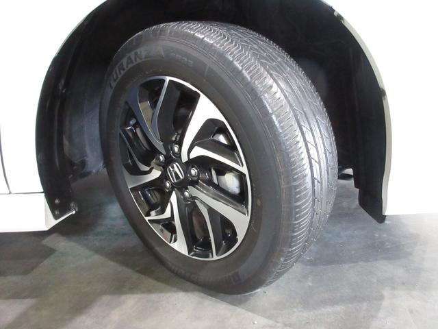 ステップワゴンスパーダ スパーダホンダセンシング 純正9インチメモリーナビBluetoothETCRカメラワンオーナー 盗難防止 助手席エアバッグ ワンオーナ- Wパワスラ 記録簿有 リアオートエアコン 地デジ LEDライト 横滑り防止システム(21枚目)