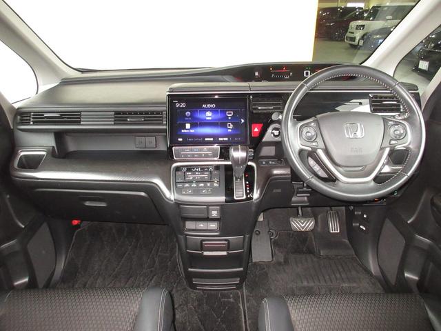 ステップワゴンスパーダ スパーダ・クールスピリットホンダセンシング　禁煙車　ワンオーナー　純正１０インチナビ　後席モニター　ミュージックサーバー　Ｂｌｕｅｔｏｏｔｈ　ＵＳＢ　フルセグ　リアカメラ　ＥＴＣ２．０　シートヒーター　両側電動ドア　ＬＥＤ　純正１７インチアルミ（14枚目）