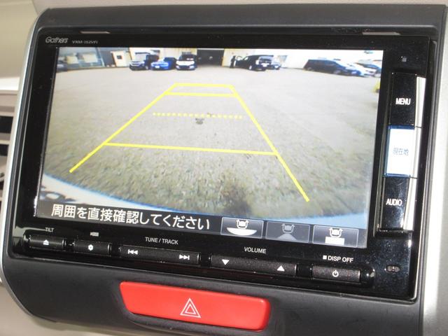 バックをするとき自動でリアの様子が映る『リアカメラ』付き！ナビ画面で確認しながらバックができますから安心ですね。でも、目視も大切ですよ！安全第一でお願いします！