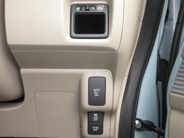 ＶＳＡ（車両挙動安定化制御システム）とは、従来の車輪のロックを防ぐＡＢＳ、車輪の空転を抑制するＴＣＳに加え、クルマの横滑り、曲がるを制御し、走る・曲がる・止まるの全領域で安定性を確保するシステムです。