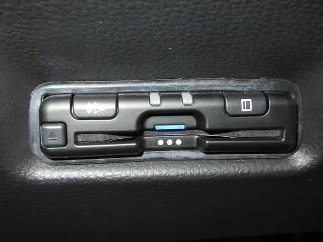 フィット RS 当社元試乗車 禁煙車 純正9インチナビ フルセグ Bluetooth ドラレコ USB バックカメラ LEDヘッドライト オートライト 16インチアルミホイール ETC2.0 サイドカーテンエアバック(13枚目)