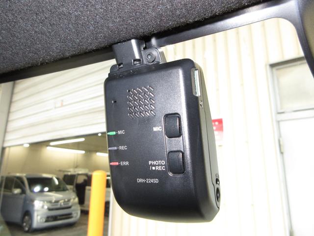 N-BOXカスタム ターボコーディネートスタイル ホンダセンシング純正9インチコネクトナビBluetoothドラレコETCRカメラワンオーナー サイドエアバッグ LEDライト フルセグTV スマキー DVD VSA オートライト USB イモビ(6枚目)